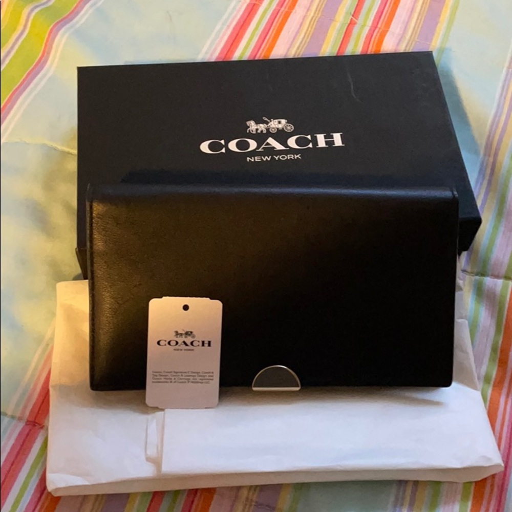 SOLD 🥳🥳Coach wallet🤩🤩SOLD